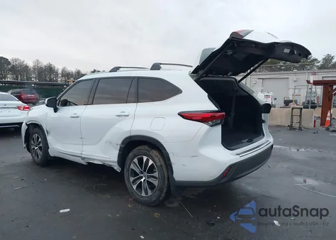 2022 Toyota Highlander Xle из США, поврежденный, VIN 5TDGZRBH8NS166797